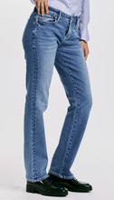 Load image into Gallery viewer, Playback Mid Rise Slim Straight Jeans Kavala
