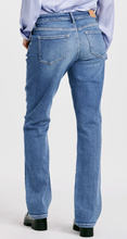Load image into Gallery viewer, Playback Mid Rise Slim Straight Jeans Kavala
