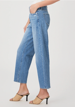 Load image into Gallery viewer, Alexis Barrel Leg Jean