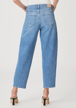 Load image into Gallery viewer, Alexis Barrel Leg Jean