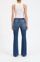 Load image into Gallery viewer, The Heartbreaker in Influencer