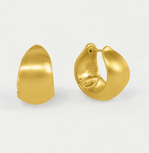 Load image into Gallery viewer, Flow Huggie Hoop Earrings