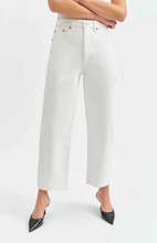 Load image into Gallery viewer, Westward Barrel in Swan