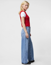 Load image into Gallery viewer, Mozart Sleeveless Crewneck Sweater