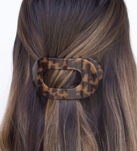 Load image into Gallery viewer, Medium Flat Round Hair Clip