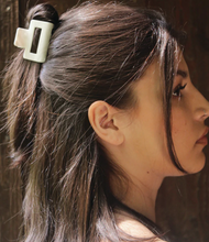 Load image into Gallery viewer, 2 Pack Claw Clips - Oak & Vanilla