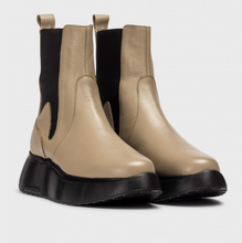 Load image into Gallery viewer, Brown ROMA 32 Ankle Boots