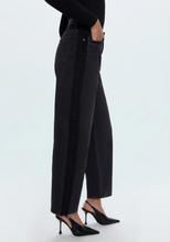 Load image into Gallery viewer, Wes Barrel Jean in Cinema