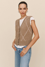 Load image into Gallery viewer, Argyle Vest in Spiced Chai