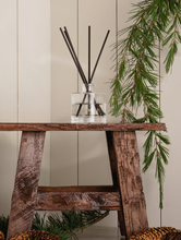 Load image into Gallery viewer, Winter Fir Reed Diffuser
