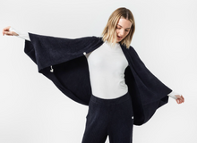 Load image into Gallery viewer, Cloud Cool Sleeved Wrap in Coal