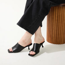 Load image into Gallery viewer, Wren In Black Leather
