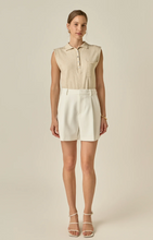 Load image into Gallery viewer, Off-White Pleated High Waisted Short
