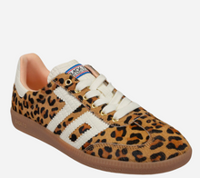 Load image into Gallery viewer, Cloud Sneaker in Leopard Camel