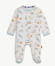 Load image into Gallery viewer, Howlarious Magnetic Footie