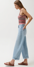 Load image into Gallery viewer, Donny Rolled Hem Boyfriend Jean
