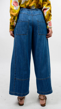 Load image into Gallery viewer, Barrel Jean in Indigo