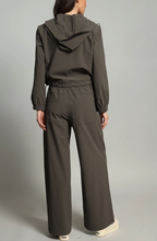 Load image into Gallery viewer, Tech Canvas Pant in Olive Green
