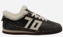 Load image into Gallery viewer, Leon W26 Sneaker in Gun Butter