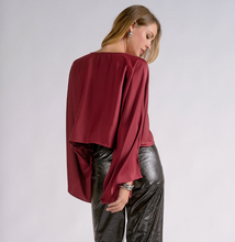 Load image into Gallery viewer, Relaxed Flow Top in Burgundy