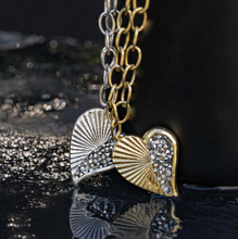 Load image into Gallery viewer, Kristal Heartstar Necklace
