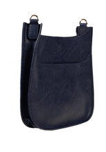 Load image into Gallery viewer, Classic Messenger Bag in Navy
