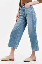 Load image into Gallery viewer, Samantha Super High Rise Crop Wide Leg Jean in Keamey
