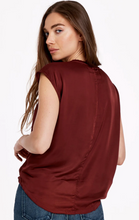 Load image into Gallery viewer, Yanis Silky Top in Vino

