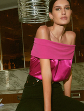 Load image into Gallery viewer, Vera Off The Shoulder Top in Miss Magenta

