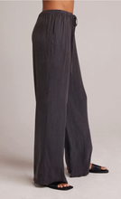 Load image into Gallery viewer, Easy Pleated Wide Leg Pant
