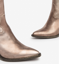 Load image into Gallery viewer, Torba Leather Boots
