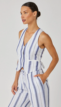 Load image into Gallery viewer, Cinch Back Vest
