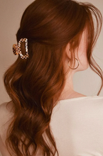 Load image into Gallery viewer, Odessa Jaw Hair Clip
