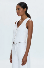 Load image into Gallery viewer, Vero Denim Vest in White
