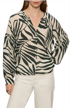 Load image into Gallery viewer, Without a Doubt Blouse in Green Oasis
