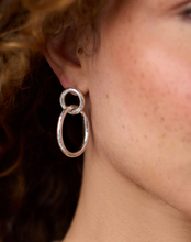 Load image into Gallery viewer, Catalina Link Earrings
