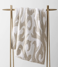 Load image into Gallery viewer, Casablanca Throw
