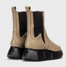 Load image into Gallery viewer, Brown ROMA 32 Ankle Boots
