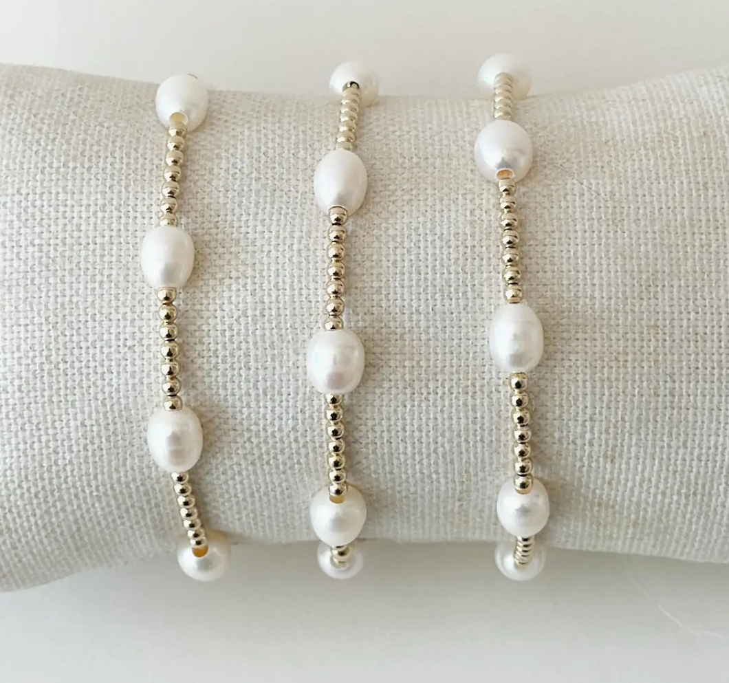 Poppy Pearl Gold Bead Bracelet