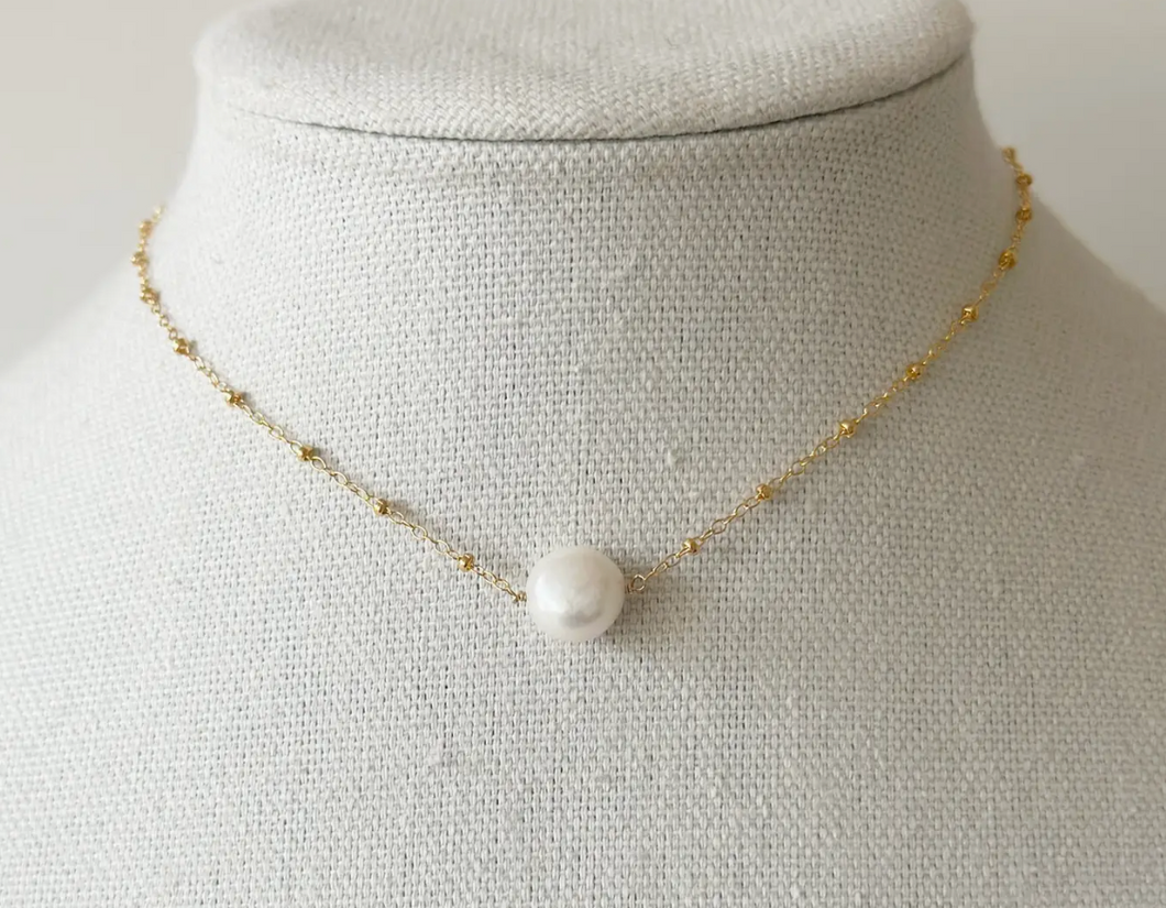 Beccs Pearl Necklace