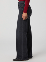Load image into Gallery viewer, Tatum 32&quot; Wide Leg Jean

