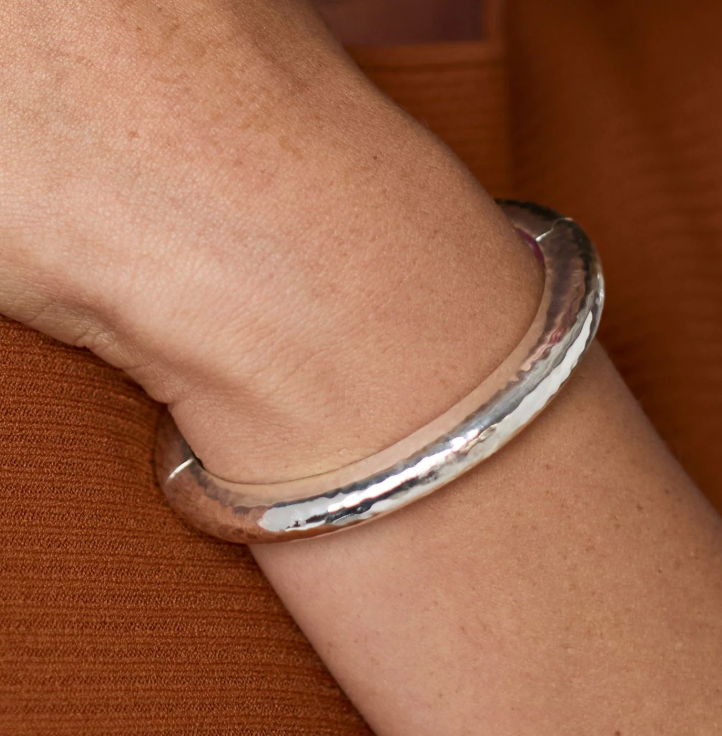 Catalina Hinge Bangle in Silver