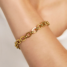 Load image into Gallery viewer, Monaco Chain Bracelet
