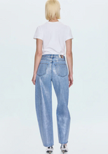 Load image into Gallery viewer, Wes Barrel Jean in Spellbound
