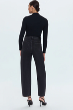 Load image into Gallery viewer, Wes Barrel Jean in Cinema
