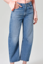 Load image into Gallery viewer, Miro Relaxed Jean in Lolita
