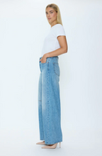 Load image into Gallery viewer, Sydney Bowed Wide Leg Jean in Hazy
