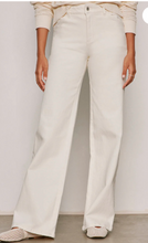 Load image into Gallery viewer, Cadence Relaxed Straight in Collagen
