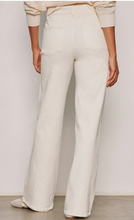 Load image into Gallery viewer, Cadence Relaxed Straight in Collagen
