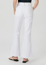 Load image into Gallery viewer, Marlow Skimmer in Crisp White
